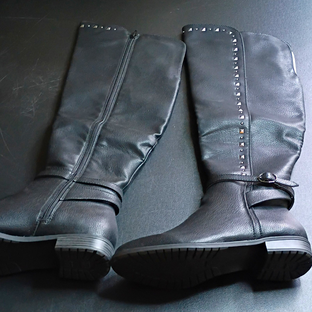 Rialto Ferrell Women’s Black Faux Leather Knee-High Studded Buckle Zip 6.5 M